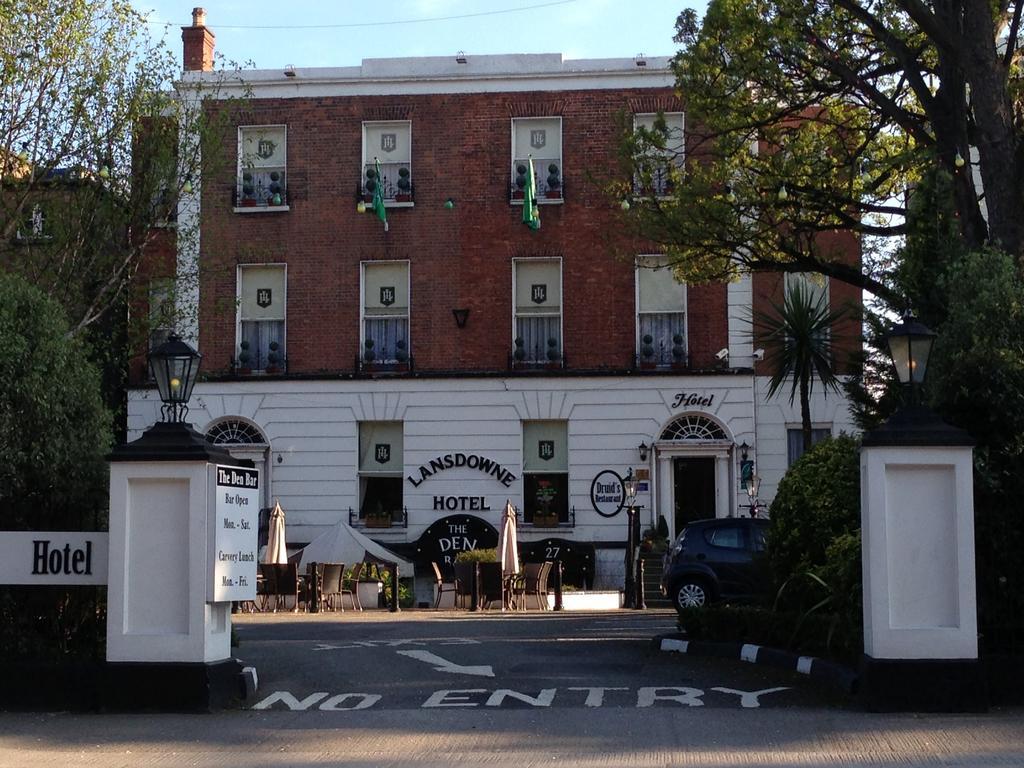 The Lansdowne Hotel Дъблин Екстериор снимка