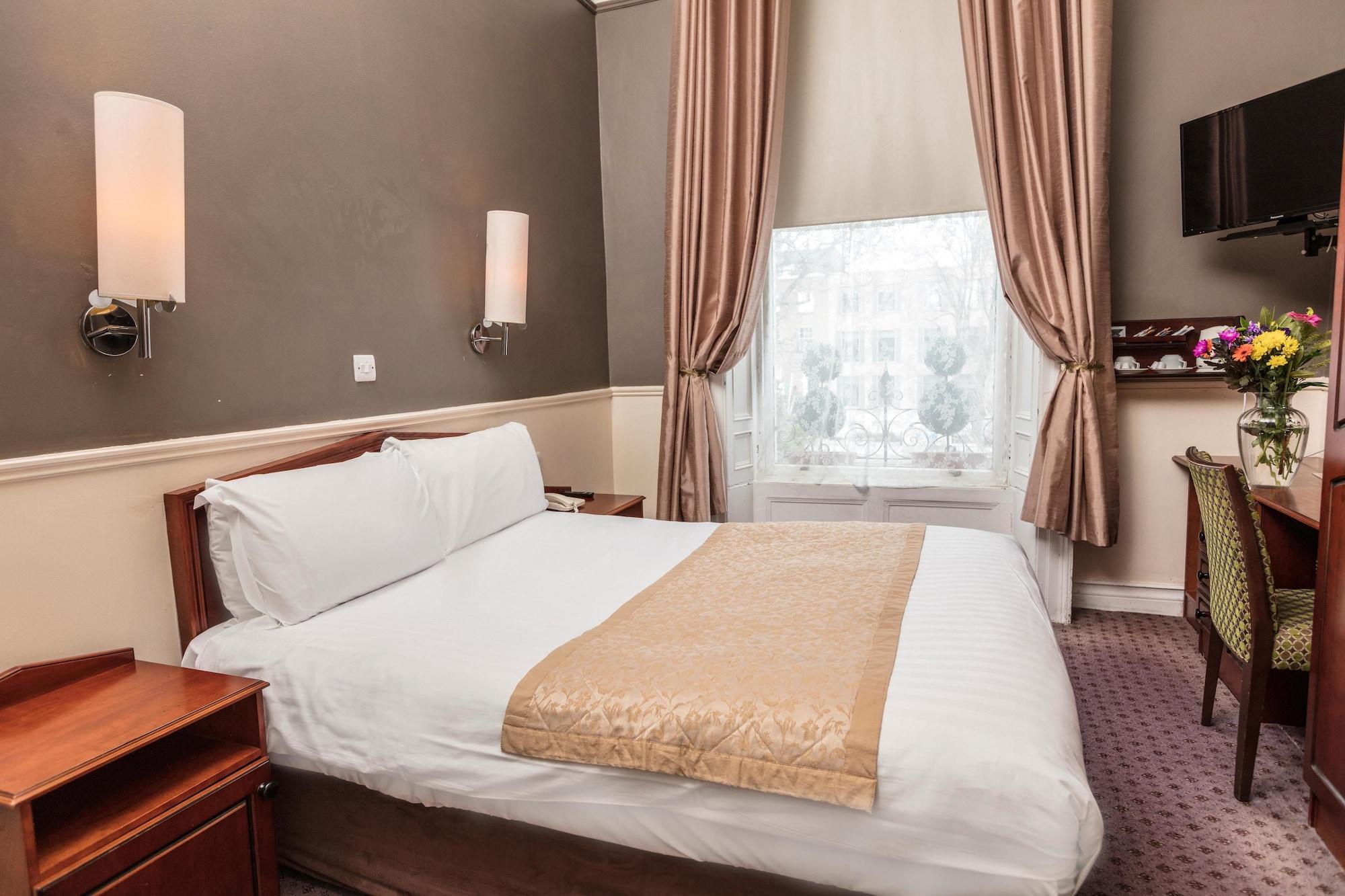 The Lansdowne Hotel Дъблин Екстериор снимка