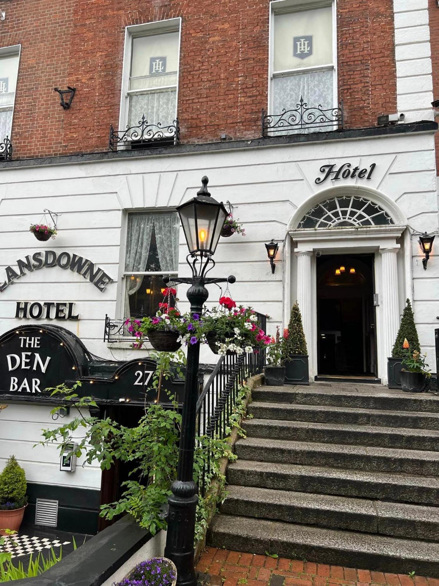 The Lansdowne Hotel Дъблин Екстериор снимка