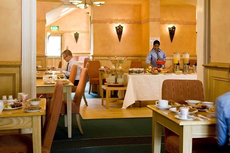 The Lansdowne Hotel Дъблин Ресторант снимка